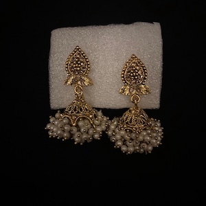 Pearl Jhumkas / Indian Wedding Jewelry/ Pakistani Jewelry/ Gold Jhumka/ Sabyasachi/ Indian Earrings/ Bollywood Jewelry/ Punjabi Earrings image 5
