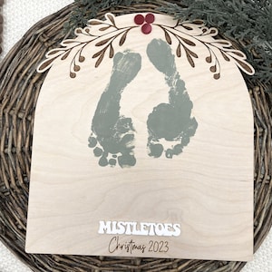 DIY Christmas Mistletoes Baby Footprint Sign Baby&#39;s First Christmas Art Christmas Keepsake Christmas Activity Christmas Craft For Mom