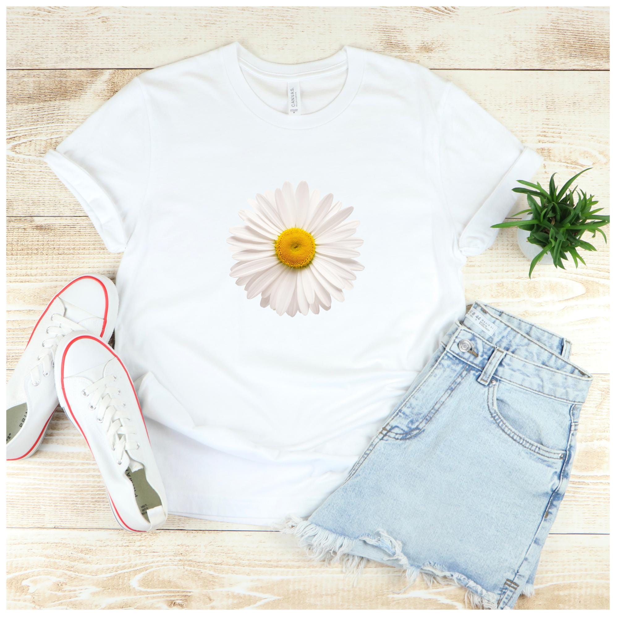 Daisy Flower T-shirt: Soft Cotton Blend, Retro Floral Tee - Etsy