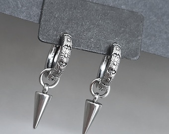 Pendientes grunge. Aros góticos de acero inoxidable. Joyería gótica, extravagante y alternativa. Joyería Y2K del Reino Unido.