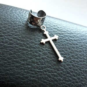 Ear Cuff No Piercing. Cross & Star Clip On Earring Cuffs. Grunge Jewelry. Goth, Whimsigoth, Dark Academia, Gothic, Witchy Jewellery Gift. UK