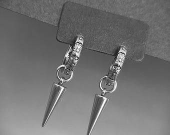 Pendientes góticos grunge. Aros góticos de acero inoxidable. Joyería gótica alternativa. Joyería Y2K del Reino Unido.