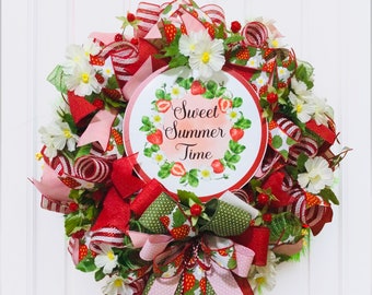 Couronne de fraises, couronne d'été pour porte d'entrée, décoration de fraises, cadeau de fête des mères pour maman, décoration de porte en maille douce d'été