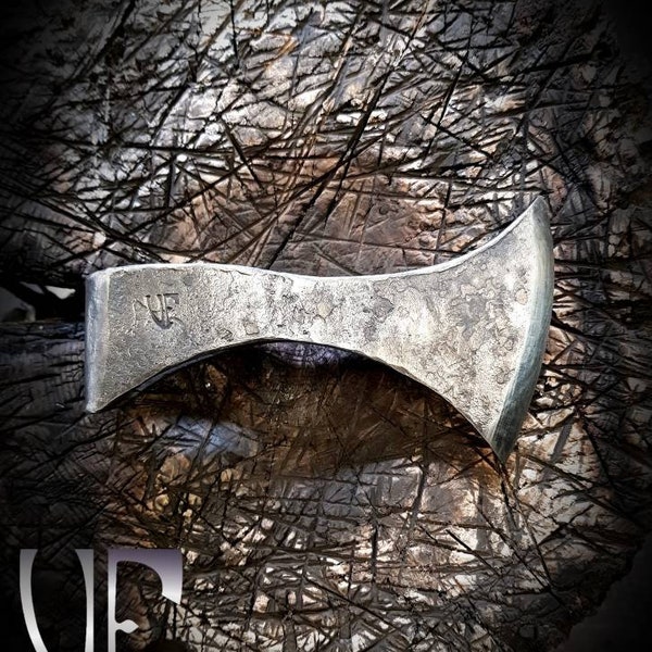 Hacha arrojadiza Francisca - reproducción forjada a mano. Hacha danesa, hacha vikinga, hacha medieval.