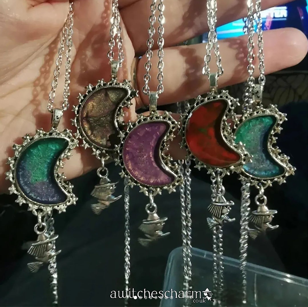 Witches Crescent Moon Necklace / Luna Pendant & Stars Magical Witch ...