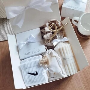 Geschenk Box ~ Honig Set ~ Raumduft Seife ~ Muttertag Weihnachtsgeschenk ~ Geburtstagsgeschenk  Kerzenset Schlüsselanhänger  Personalisiert