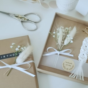 Geschenk Box ~ Weihnachtsgeschenk Box~ Geburtstaggeschenk Box ~ Personalisiert ~ Makramee Schlüsselanhänger ~ Hochzeit ~ Beste Freundin