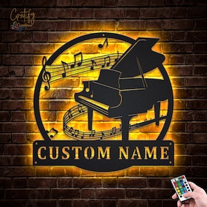 Insegna in metallo con monogramma per pianoforte e luci a LED, insegna in metallo personalizzata per pianoforte, insegna con nome dello studio di musica per pianoforte, arazzo da parete con strumento musicale