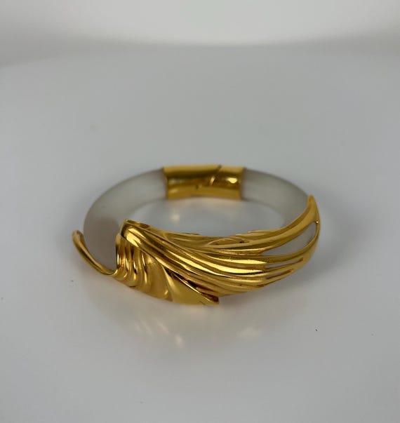 Rare Vintage Inna Cytrine Lucite Bangle Bracelet – 24k Gold Plated Floral Art Nouveau, Frosted Lucite, Magnetic Clasp