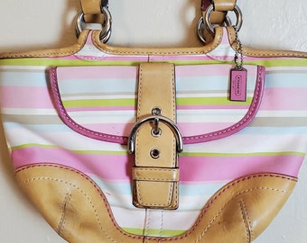 Vintage light pink Coach purse. In good vintage