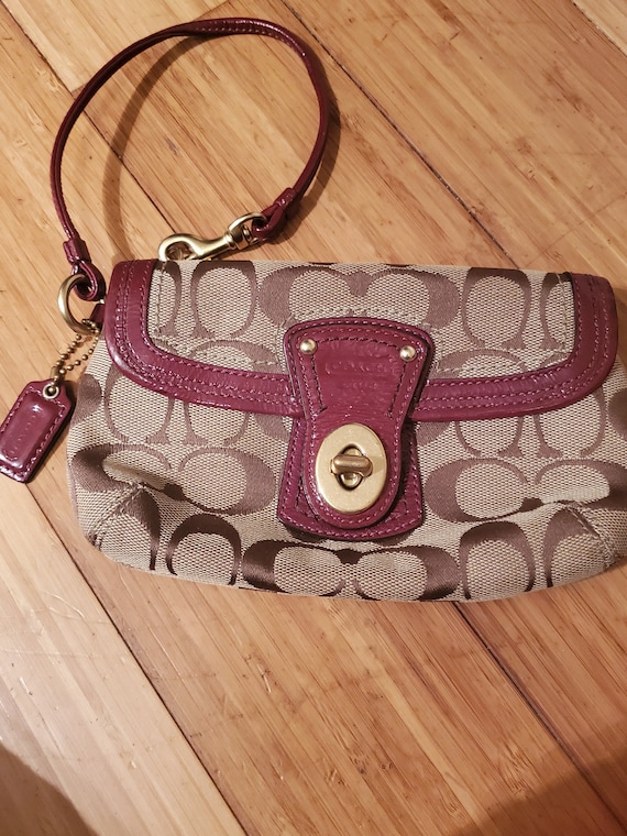 Vintage Coach Signature Twist Lock Wristlet