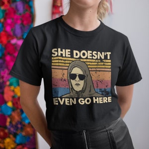 Ona nawet tu nie idzie Vintage Retro Unisex T-shirt, Bluza z kapturem, Bluzy