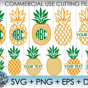 Puede incluir: Conjunto de diez archivos de corte SVG de piña para uso comercial. Las piñas son de varios estilos, incluyendo una piña con las letras ABC, una piña con el texto "Tu texto" y una piña con un patrón de chevron. Los archivos están disponibles en formatos SVG, PNG, EPS y DXF.