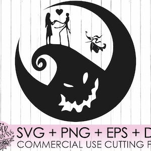 Pode incluir: Silhueta preta e branca da cabeça de Jack Skellington com um coração e duas figuras de mãos dadas no topo da cabeça. O texto "UNDER THE MOON SVG" está no canto inferior esquerdo.