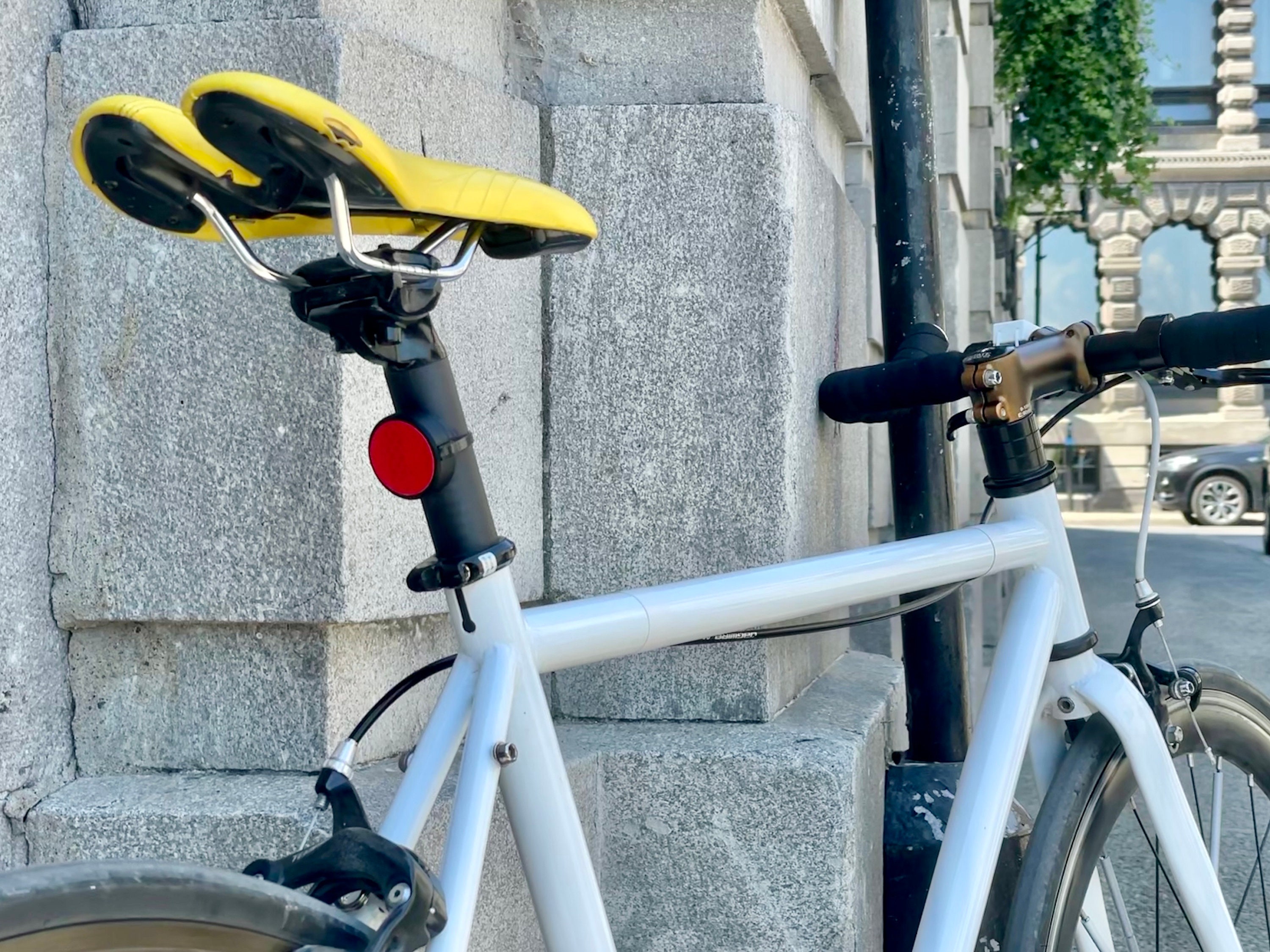 Monture réflecteur de vélo Apple AirTag - design original, garantie à vie