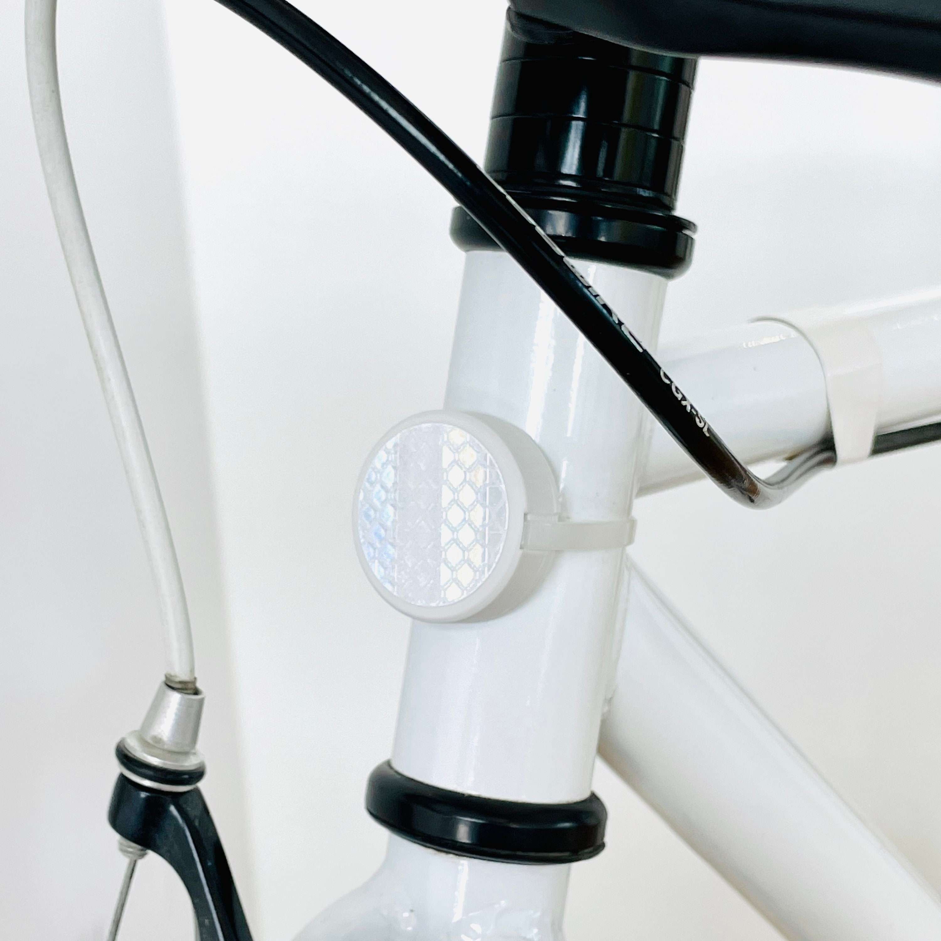 Monture réflecteur de vélo Apple AirTag - design original, garantie à vie