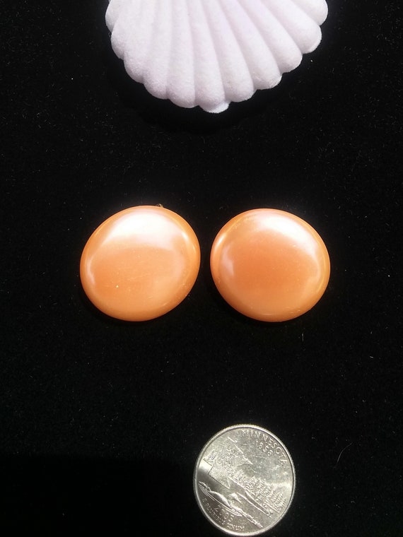 Vintage Pearly Peach Round Clip-On Earrings