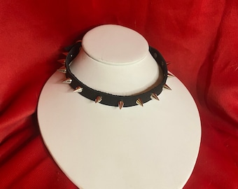 Small but mighty choker
