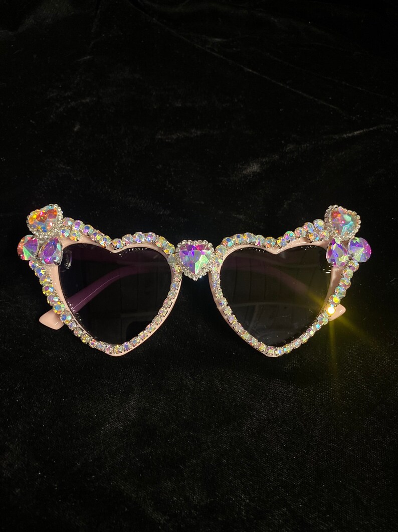 sunglasses with heart rhinestone
