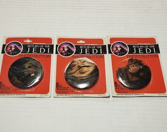 Set of 3 Star Wars 1983 Return of Jedi ROTJ Set Photo Pinback Carded Buttons NOS NEW