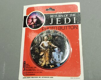 Vintage 1983 Star Wars Return of the Jedi REBEL GROUP Photo Pin Pinback Button - New on Card - Adam Joseph