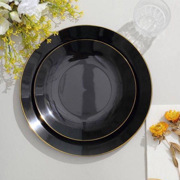 Black • Gold Round Plastic Plates | 10 Pack Christmas