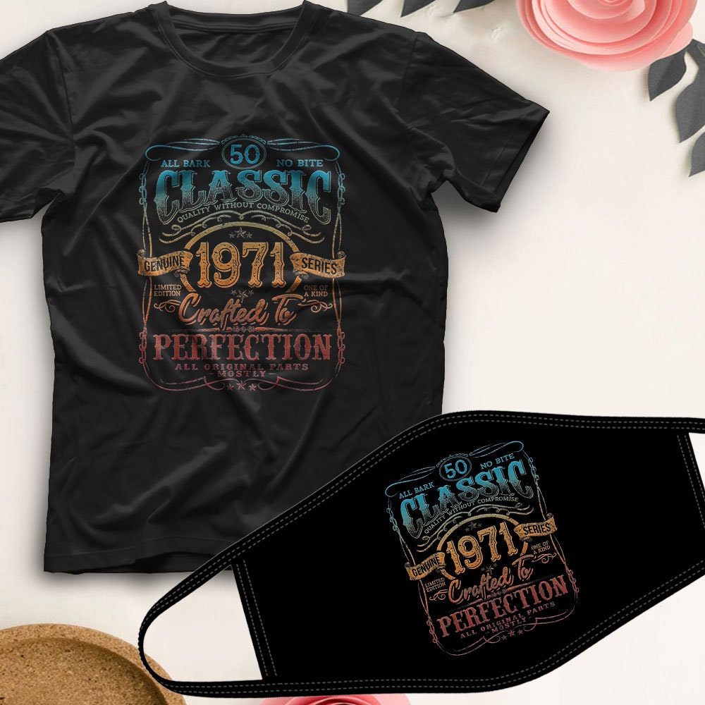 Legend Since April 1971 50th Birthday Gift 50 Years Old Men T-Shirt