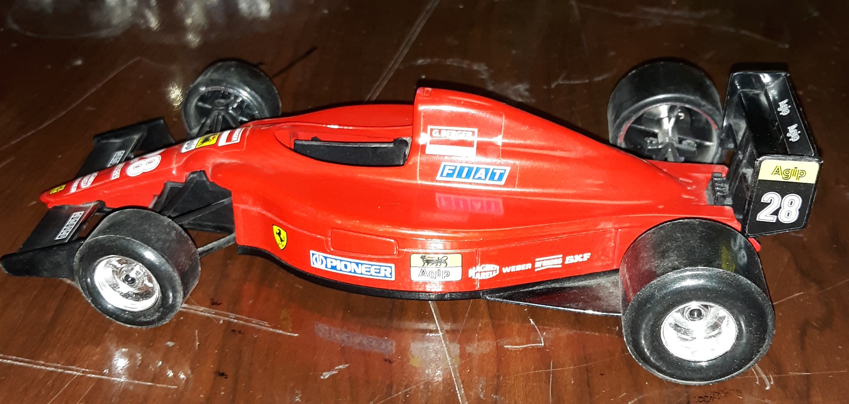 Modellino Ferrari F2004 Michael Schumacher Scala 1:24