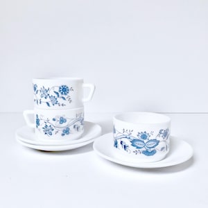 Vintage Arcopal France / 1970s / Set 3 Coffee Cups with Saucers