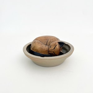 Vintage Ceramic Ashtray // Smaall Art Pottery Trinket Tray // Hand Painted Stoneware Ash Tray