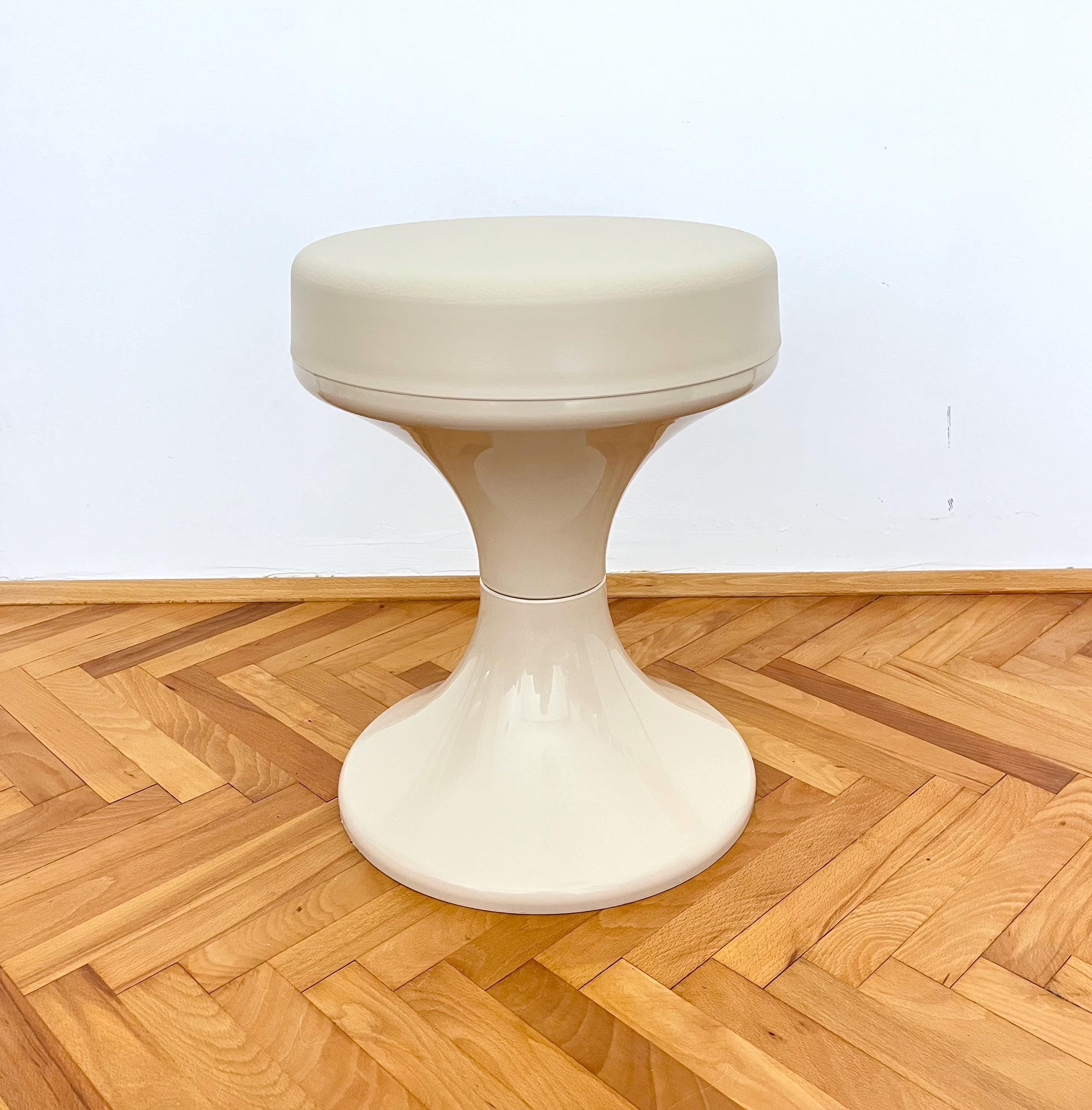 Vintage Beige Tulip Stool / Space-age Stool / 70's Vintage Plastic Stool / Tulpenhocker / Made in West Germany