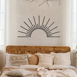 Arte de pared de metal con sol: decoración bohemia de dormitorio con un toque de amanecer