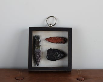 Vintage Framed Arrowhead Wall Art,Spearhead Shadowbox Frame,Primitive Arrowhead Display Artwork,Historical Artifact Replica Display Wall Art