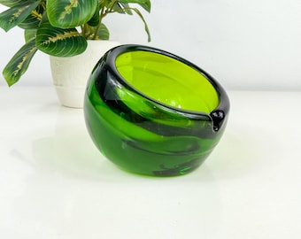 Cenicero vintage moderno de mediados de siglo con forma de esfera, color verde, de Viking Blenko