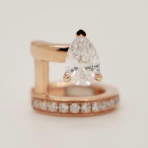 Floating Diamond Ohrmanschette aus 18K Rosegold, 0,25 Ct Lab-grown Diamant, einstellbare No-Pierce Ohrverpackung