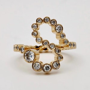 The 18K Alphabet Embrace Ring (Q-X) image 1