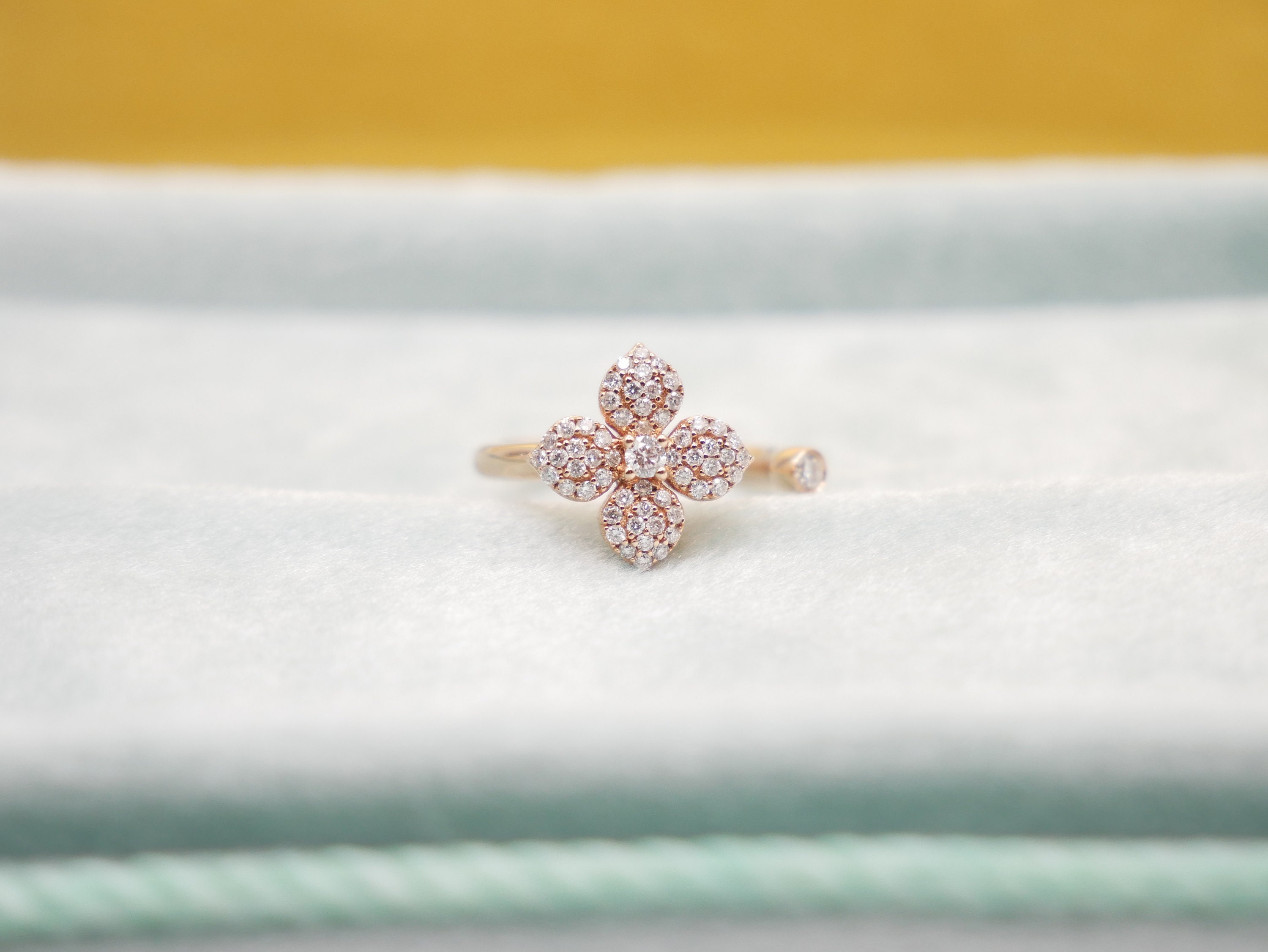 Moissanite Hugging Clover Ring - White Gold – The Jeweller Plug