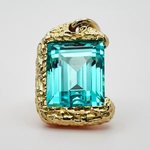 9K/14K/18K Yellow Gold Baguette Cut Aquamarine Melted Hammered Gold Pendant