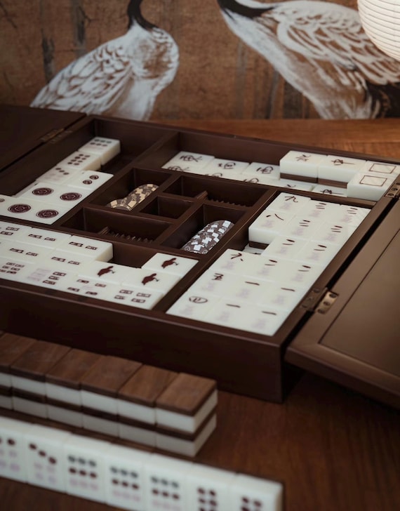 Luxury Mahjong Set Complete 144 Tiles, Carved Wood Storage Box Hand Painted Chinese Game Set