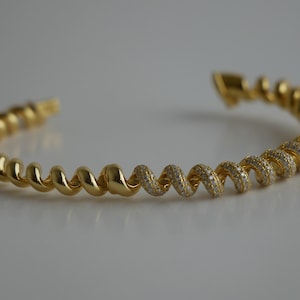 Fusilli Rotini Spiral Gold Moissanite Bangle Bracelet - Etsy