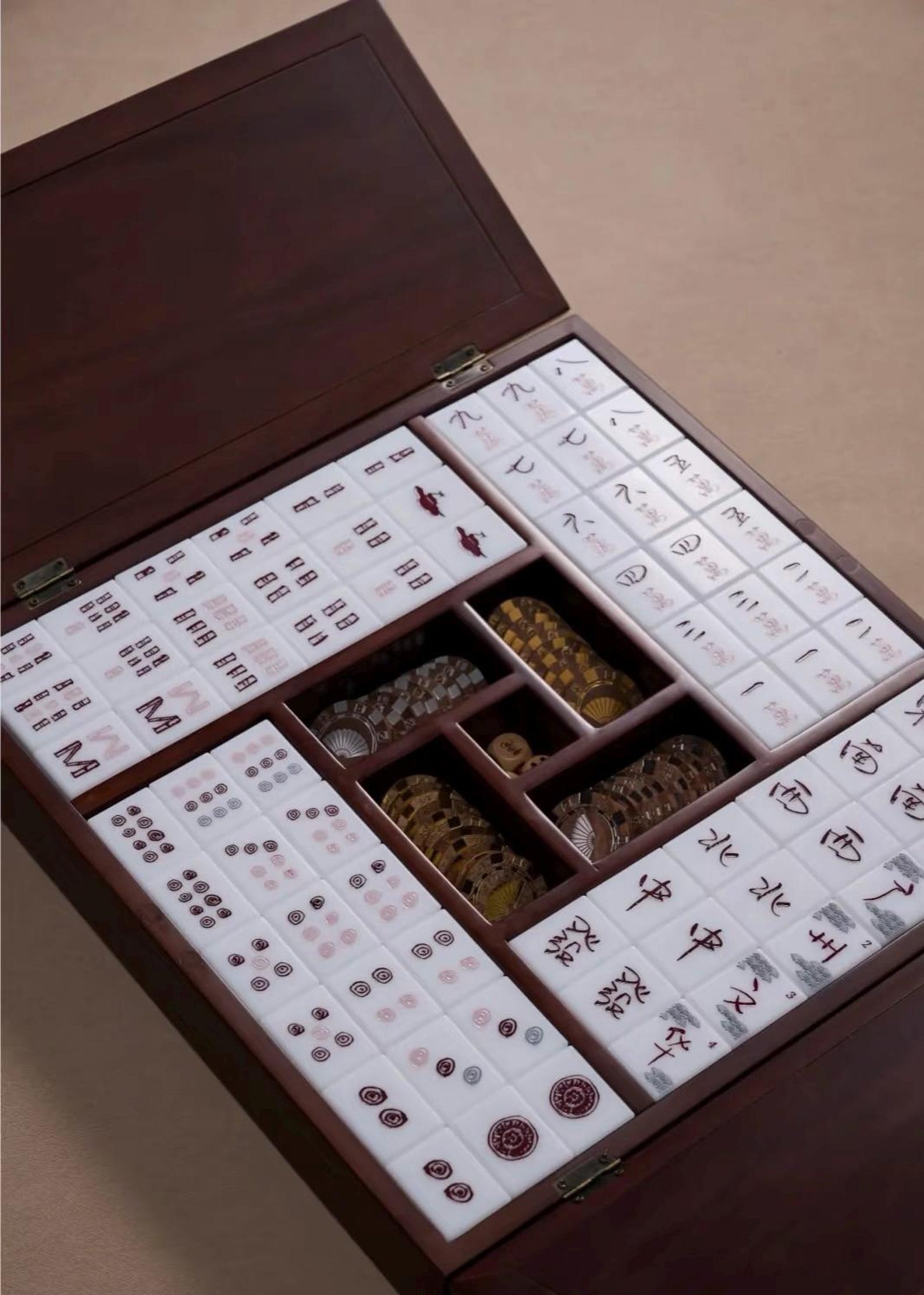 Luxury Mahjong Set Complete 144 Tiles, Carved Wood Storage Box Hand ...