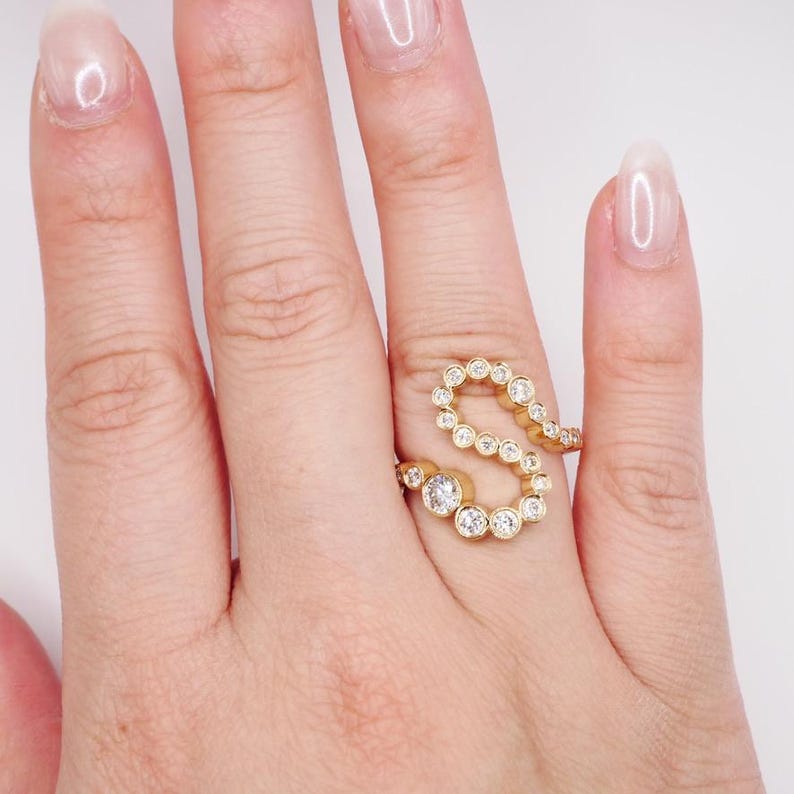 The 18K Alphabet Embrace Ring (Q-X) image 8