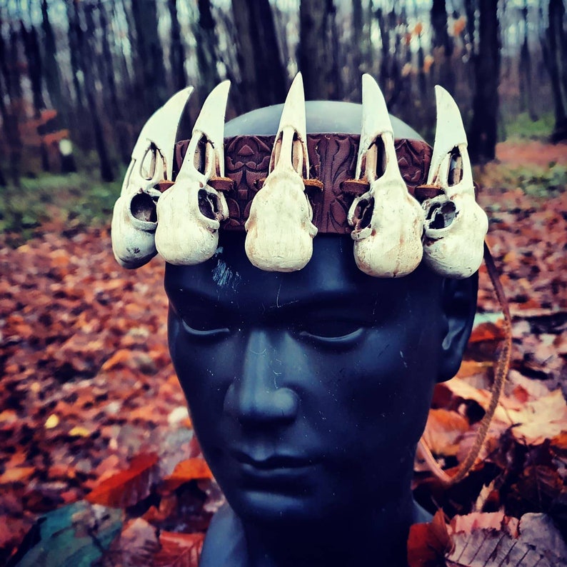 Shamanic type raven skull crown in leather and skull printed in 3d and hand painted, handmade image 4