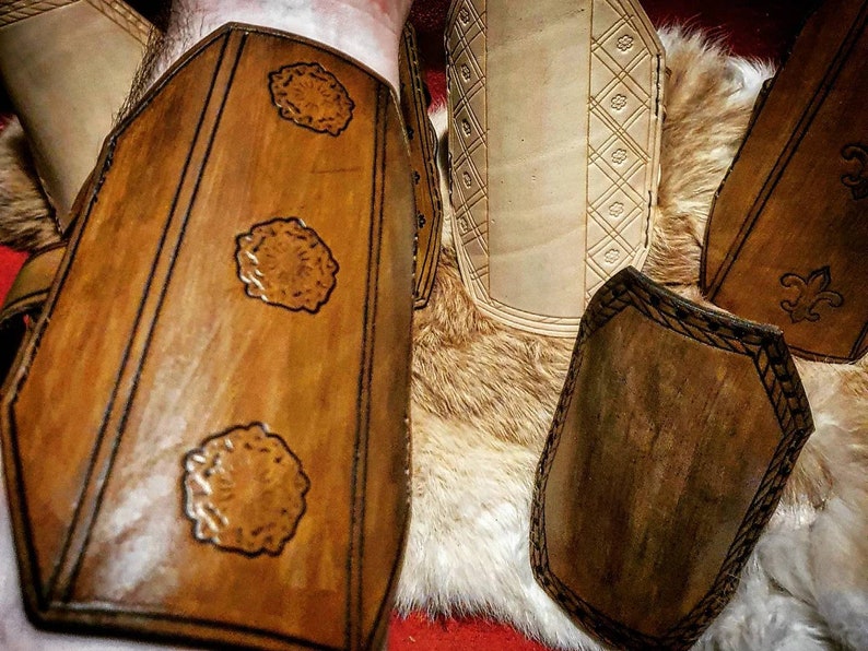 Leather forearm protection for archers based on historical models and engravings from the 15th century. Handmade 3 rose