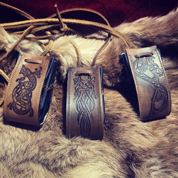 Bourse en cuir gravé viking avec broderie, fait main, customisable