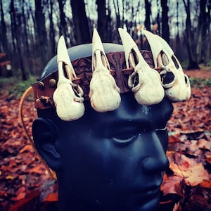 Shamanic type raven skull crown in leather and skull printed in 3d and hand painted, handmade image 3