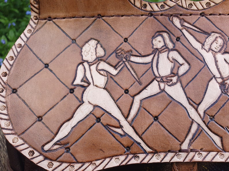 Escarcelles médiéval type cul de vilain avec illustrations combat à la dague tirée de Talhoffer, pièce unique, fais main image 6