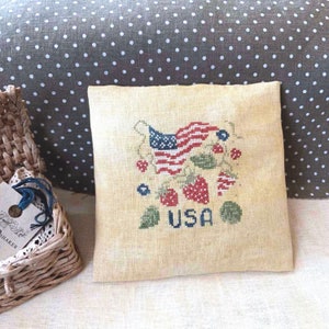 PDF Étoiles, rayures et fraises par Needle Treasures Nook, point de croix, motif patriotique, tableau du jour de l'indépendance, motif Liberty primitif