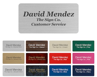 Etiqueta de nombre grabada personalizada (1,5" x 3"), con opción de colores y respaldo