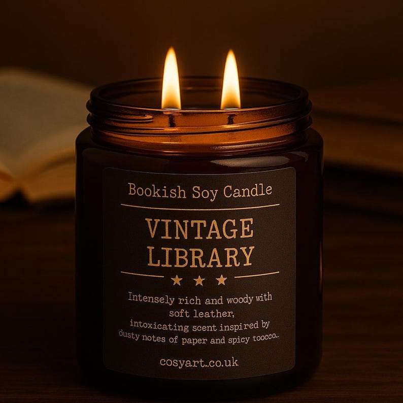 Vela de soja perfumada de biblioteca vintage - Cuero, papel y tabaco / 200 ml / Regalo para amantes de los libros / Hecha a mano en Londres 500 ml Amber Jar